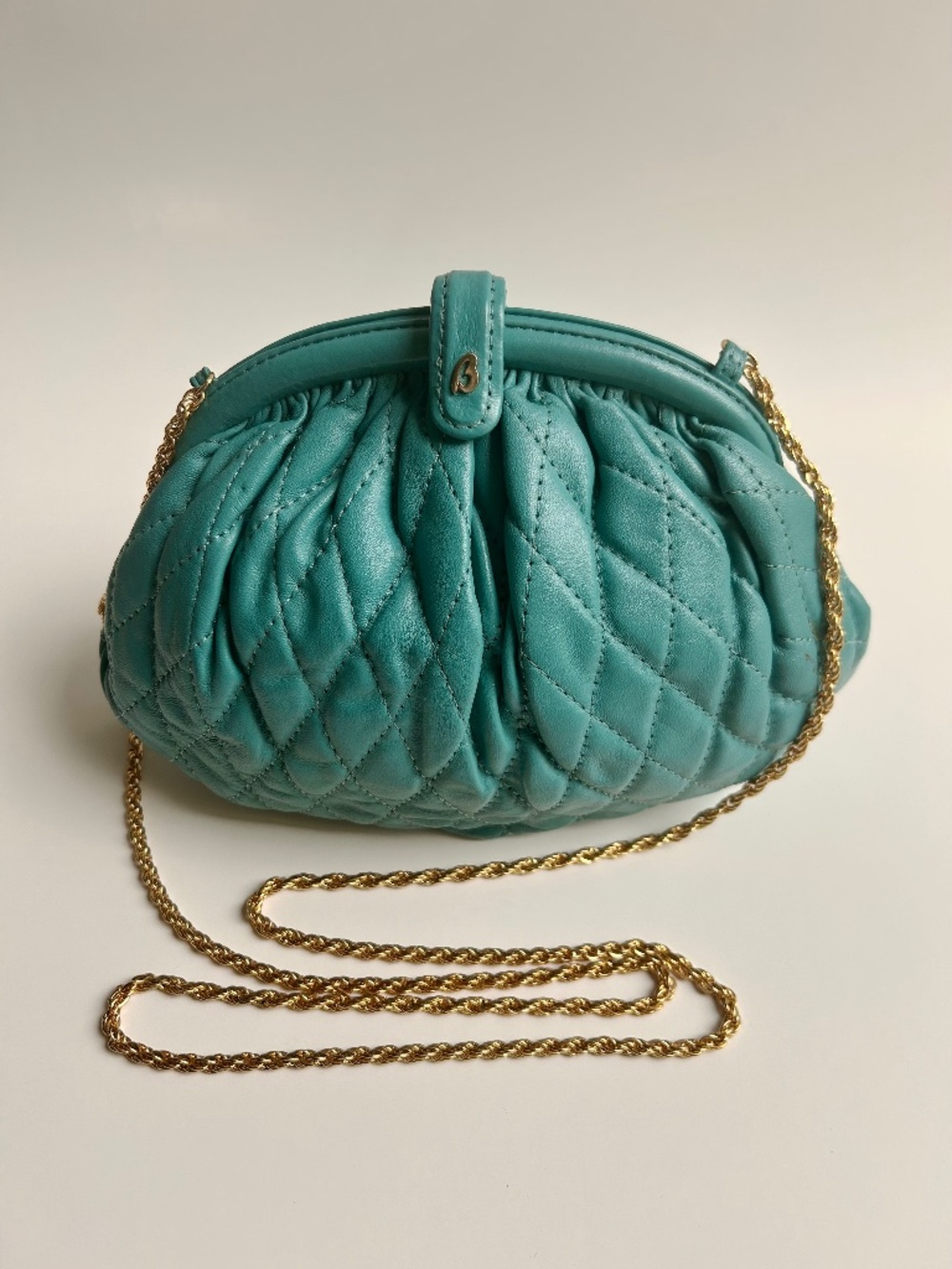 Vintage BRIO! Puffy Quilted Kiss Clasp Chain Crossbody / Clutch Faux Leather Bag